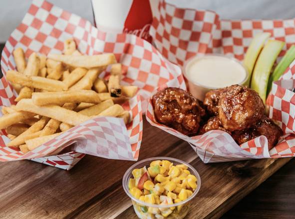 10pc Traditional Wing Combo