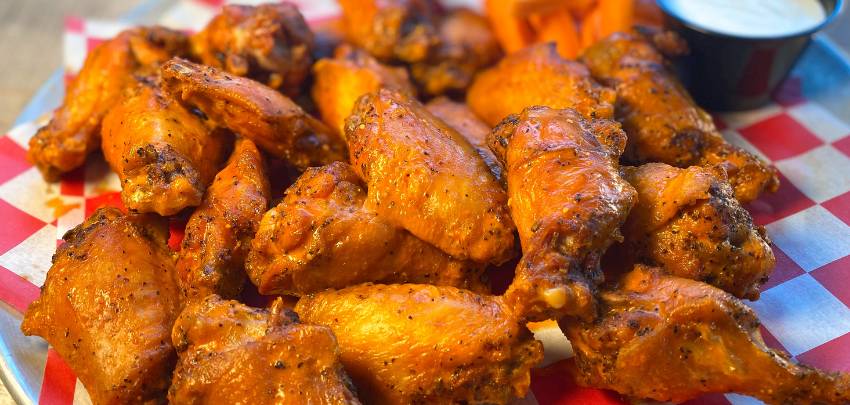 20 BUFFALO WINGS