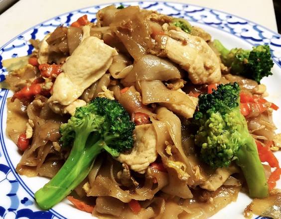 2482. Pad See-Iw - Big Rice Noodle