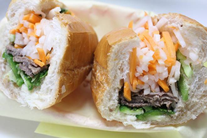 4. Grilled Beef Sandwich (Banh Mi Bo Nuong)