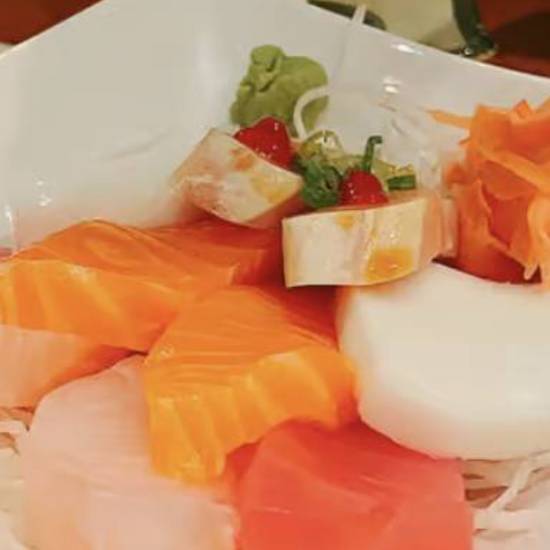 4. Sushi & Sashimi Dinner