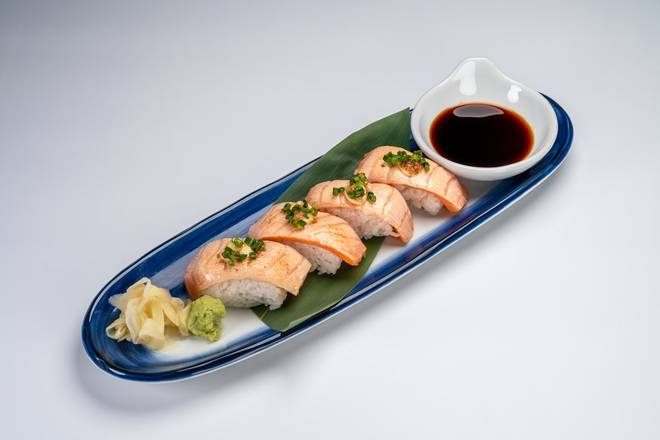 4pcs Aburi Salmon*