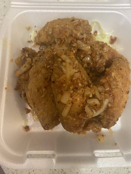 6. Spicy Chicken Wings (8) / 炸鸡翅