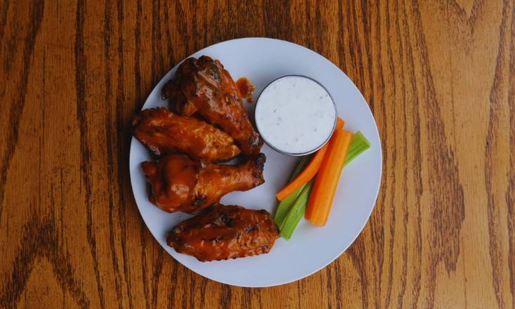 8 Buffalo Wings