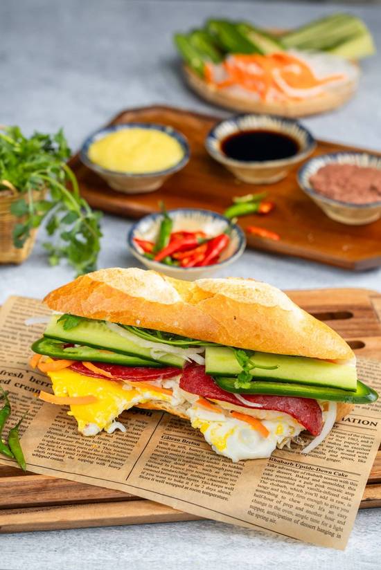 8) Eggs & Sausages Sandwich (Trứng & Láºp Xưỡng)