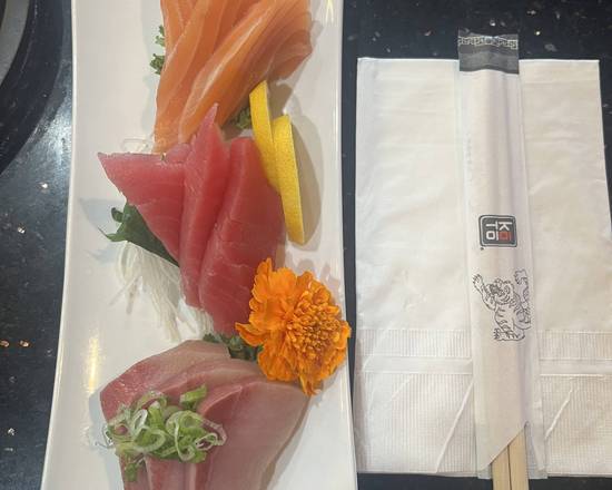 A17. Sashimi Trio