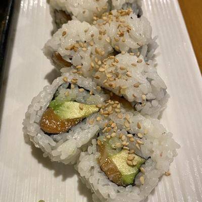 AVOCADO SALMON ROLL