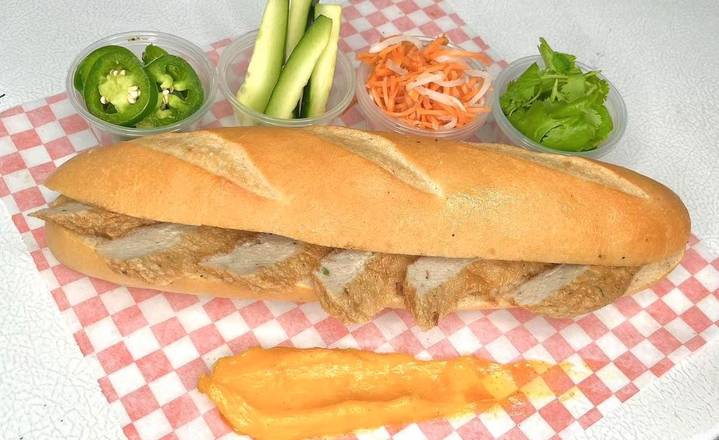 B11. Fried Fish Cake Sandwich (L)