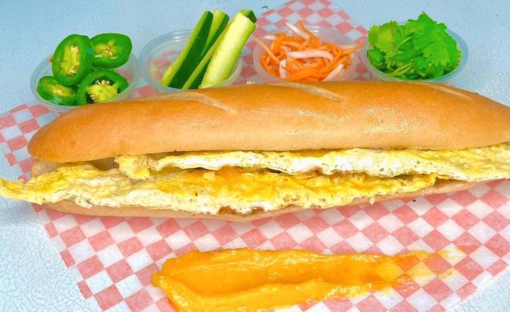 B12. Fried Egg Sandwich (L)