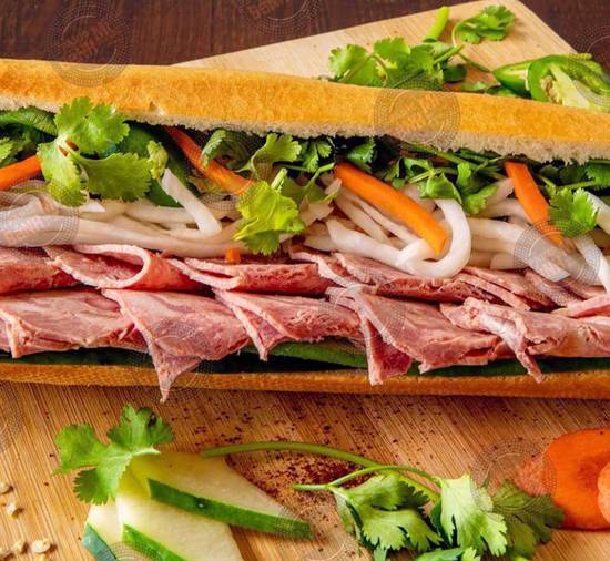 B6. Pâté Jambon Sandwich (Bánh Mi Pâté Jambon)