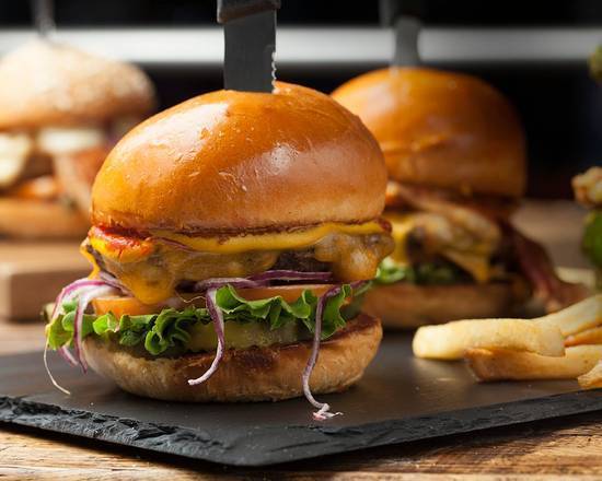 Backyard Classic Burger