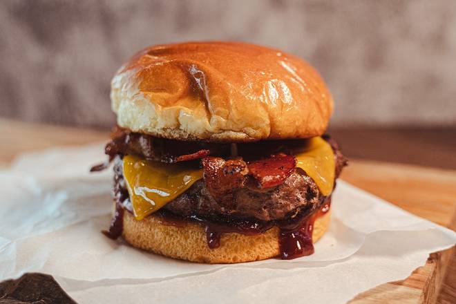 BBQ BACON CHEESEBURGER*
