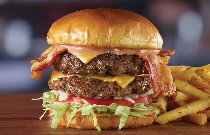 Bubba's Bacon Cheeseburger*
