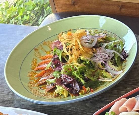 Cajun Tuna Tataki Salad