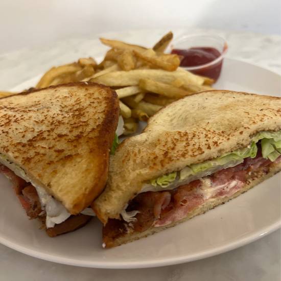 California Club Sandwich