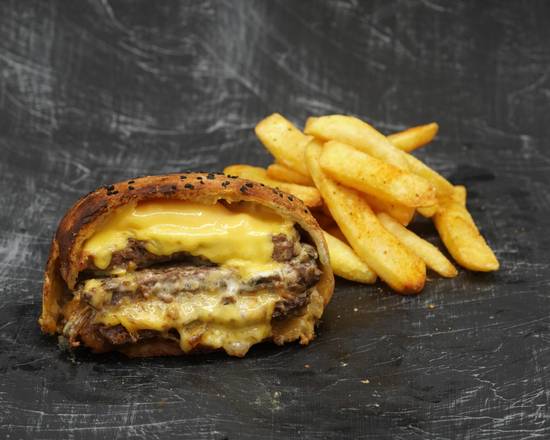 Calzone Triple Burger & Fries