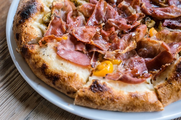 CHICKEN AND PROSCIUTTO PIZZA