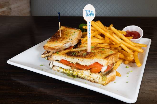 CHICKEN Pesto Melt