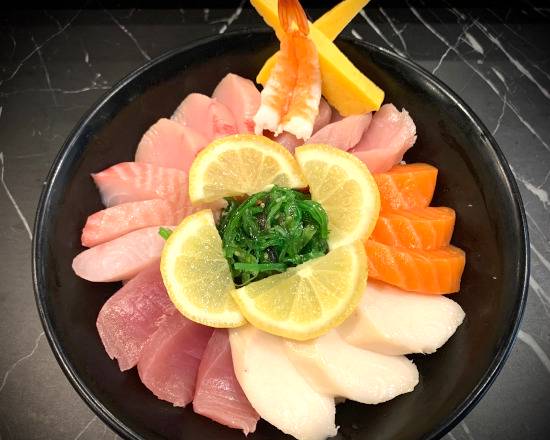 Chirashi Sushi (L)