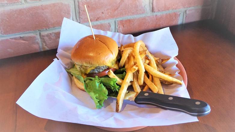 Classic Cheeseburger