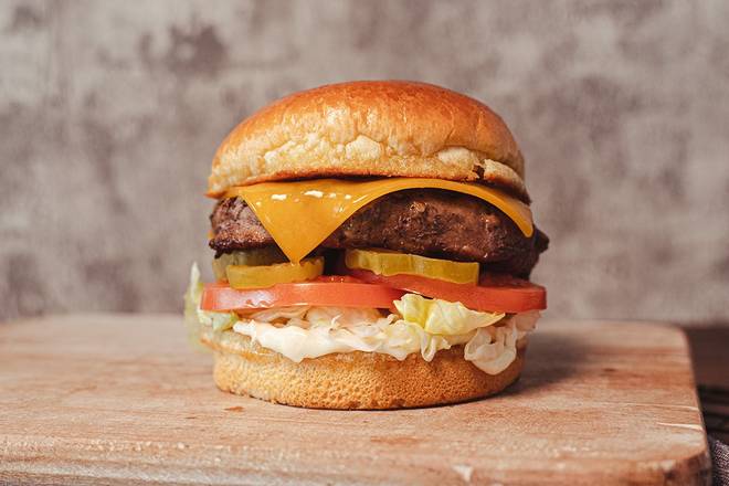 CLASSIC CHEESEBURGER*