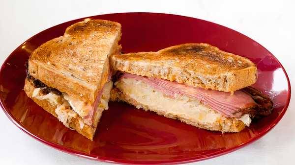 Corned Beef Reuben Sandwich