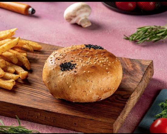 Crispy Chicken Burger + Fries/Onion Rings