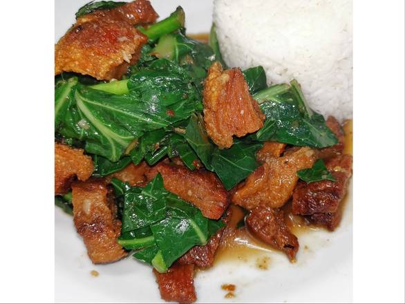 Crispy Pork Belly Basil with Chinese Broccoli (Kana Moo Grob)