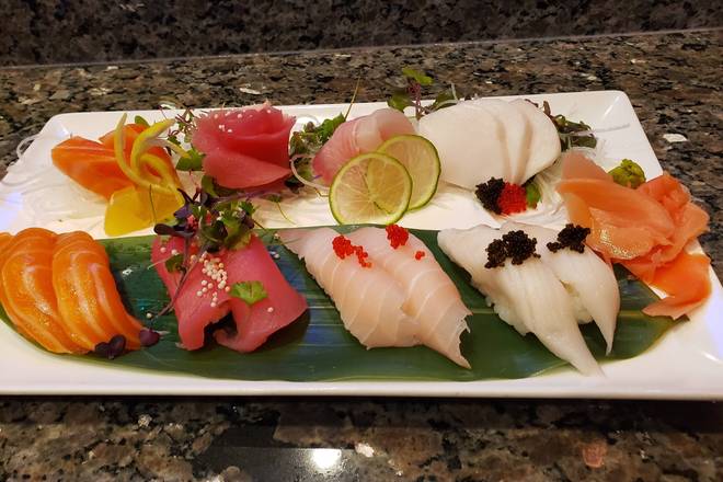D-28 Sashimi (8 pcs) and Sushi