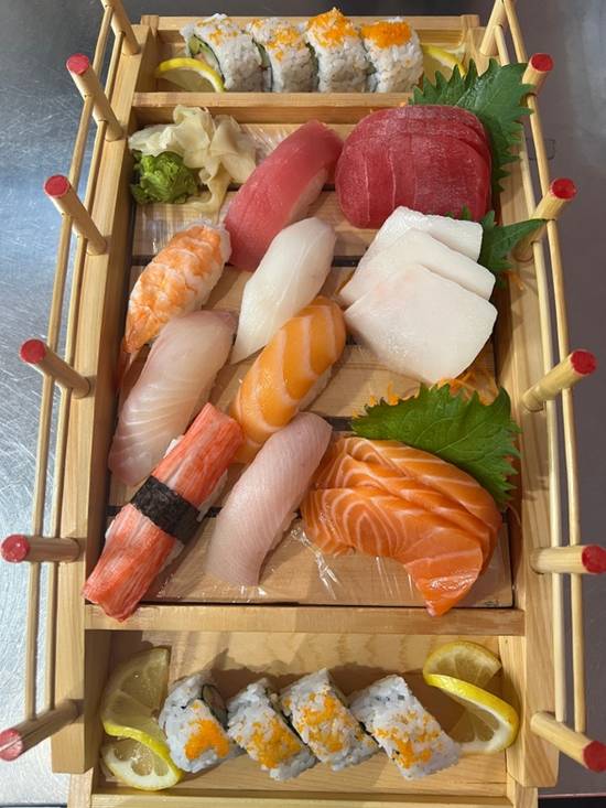 Dinner Sushi and Sashimi*