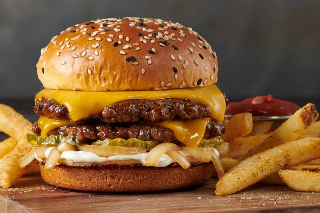 DOUBLE SMASHED CHEESEBURGER