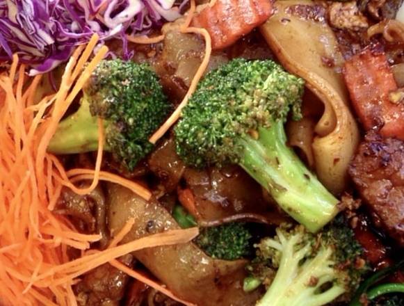 DRUNKEN NOODLES