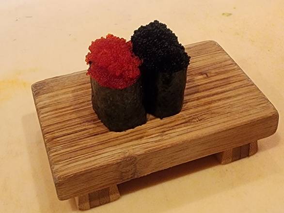 Flying Fish Roe ( Tobiko ) sushi