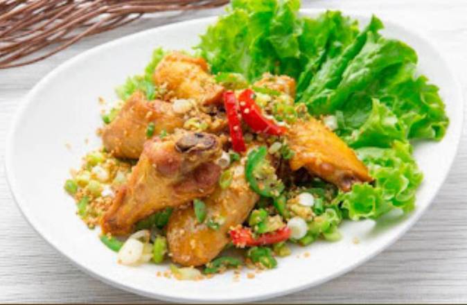 Fried Chicken Wing with Salt and Pepper (6 pcs)