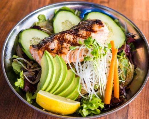 Grilled Salmon Salad