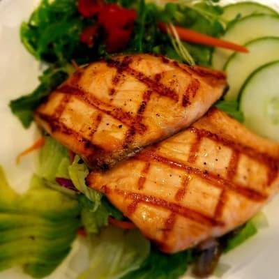 Grilled Salmon Salad