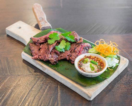 Grilled Skirt Steak(8oz) with â€œJeaw Sauceâ€