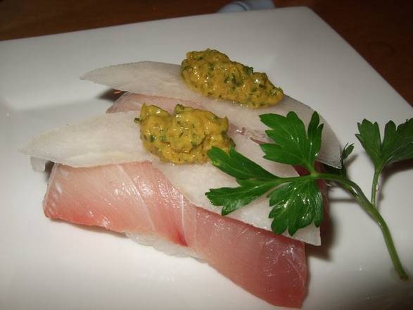 Hamachi Pear Sushi