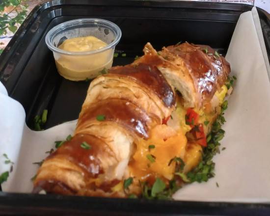 HOMEMADE TURKEY & CHEDDAR CROISSANT
