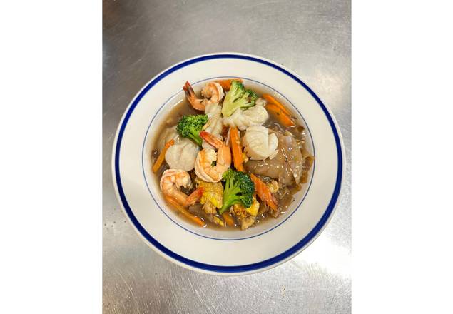 Lad Nar Noodles Lunch