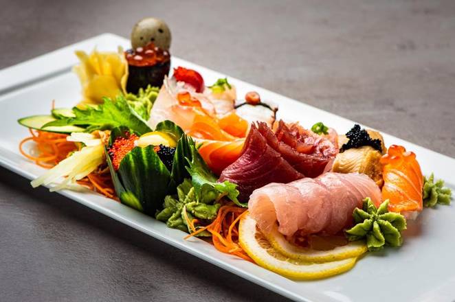 Omakase Platter (13 pcs)