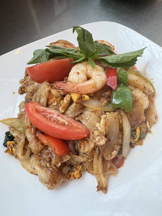 Pad Kee Mao (Drunken noodle)