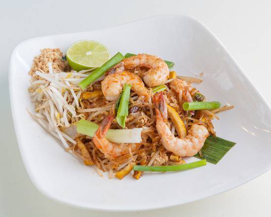 Pad Thai + Choice of Starters