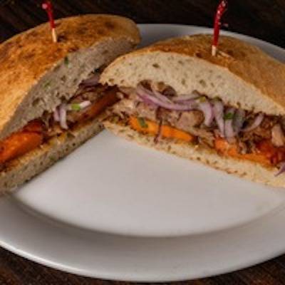 Pan Con Chicharron