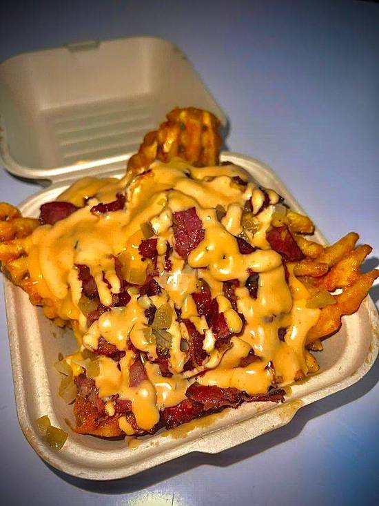 Pastrami cheese fries