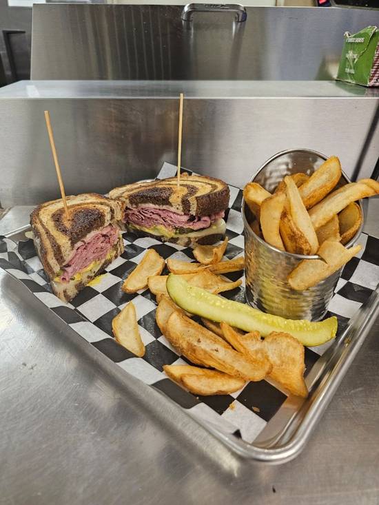 Pastrami Reuben