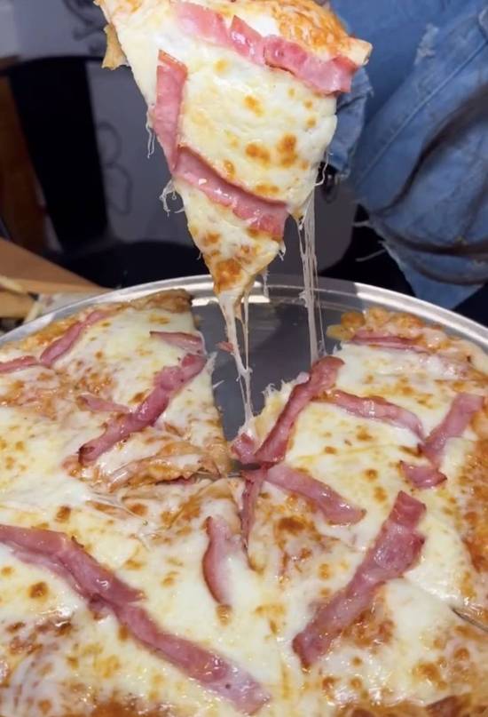 Pizza quesadilla