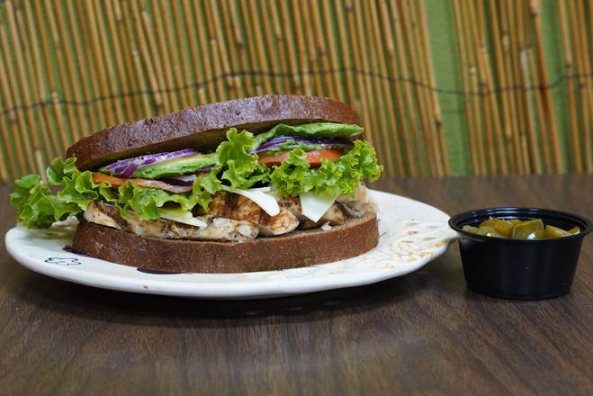 Pollo con Chipotle (Chicken) Sandwich