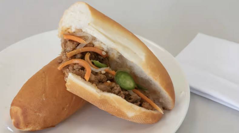 Pork Meatballs Sandwich (Bánh mì xÃu mại)