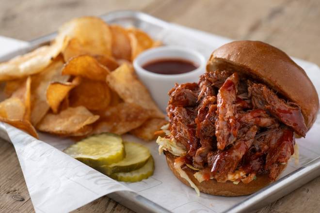 PULLED PORK SANDWICH